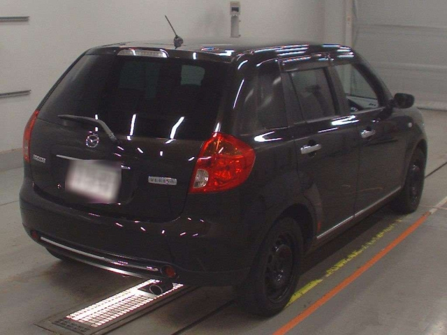 MAZDA VERISA 2010