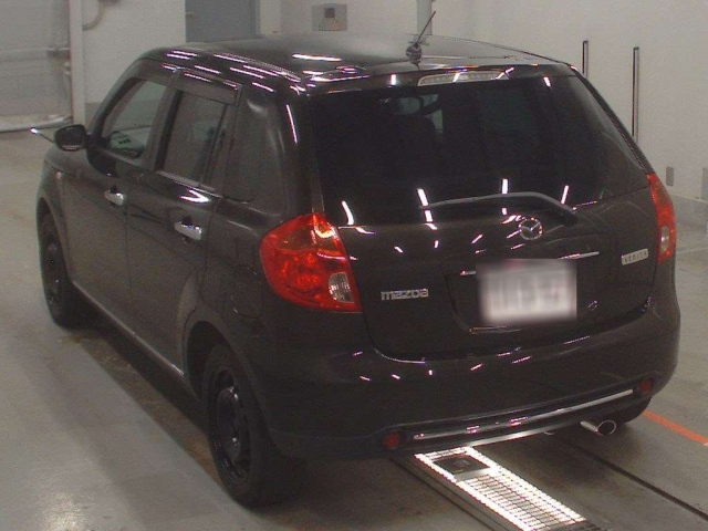 MAZDA VERISA 2010