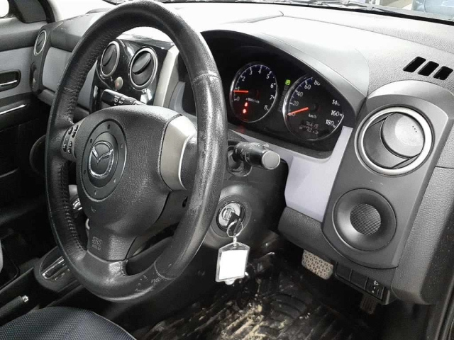MAZDA VERISA 2010