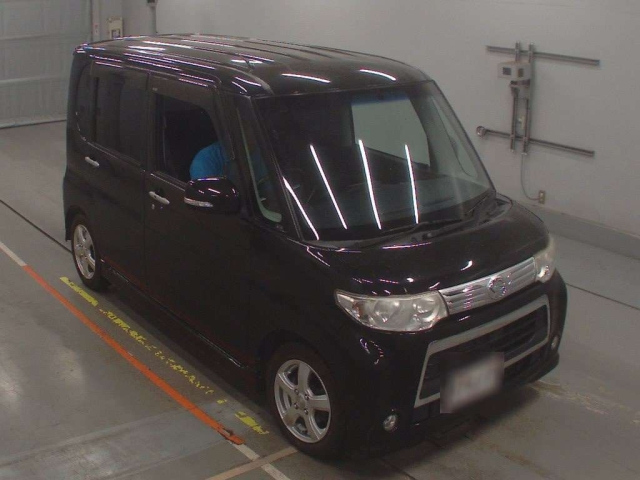 DAIHATSU TANTO 2011