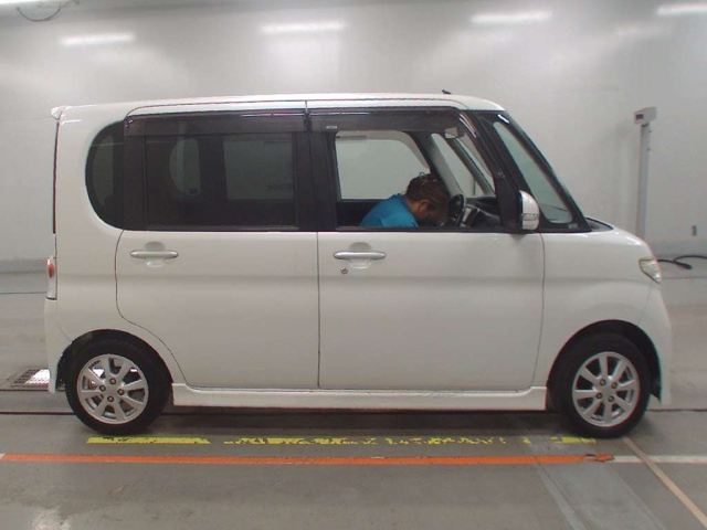 DAIHATSU TANTO 2008
