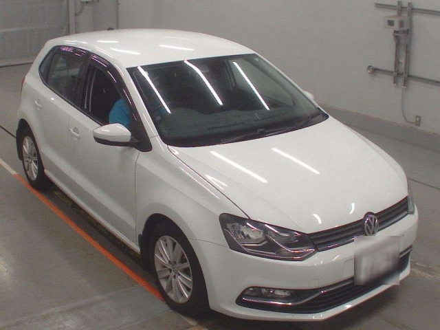 VOLKSWAGEN POLO 2015