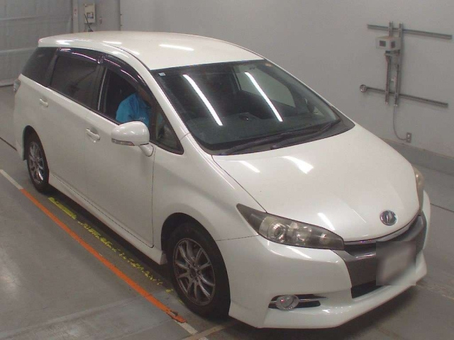 TOYOTA WISH 2012