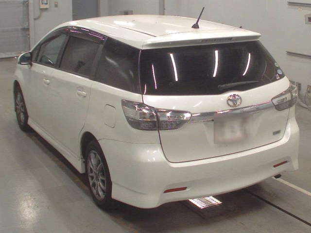 TOYOTA WISH 2012