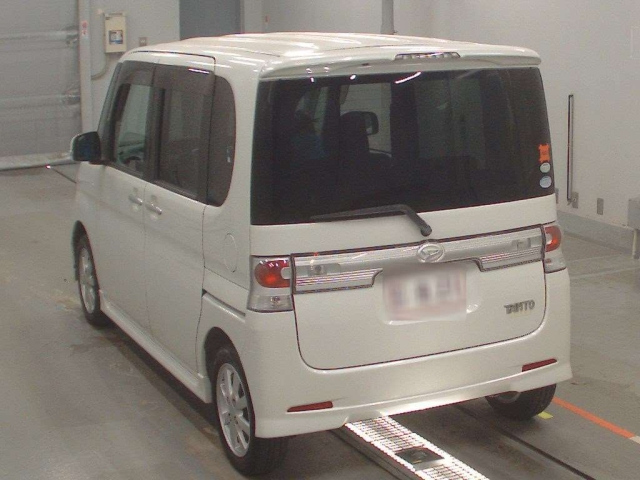 DAIHATSU TANTO 2008