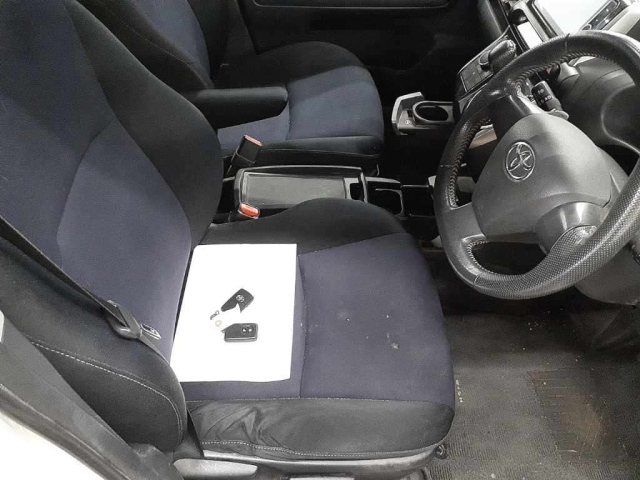 TOYOTA WISH 2012