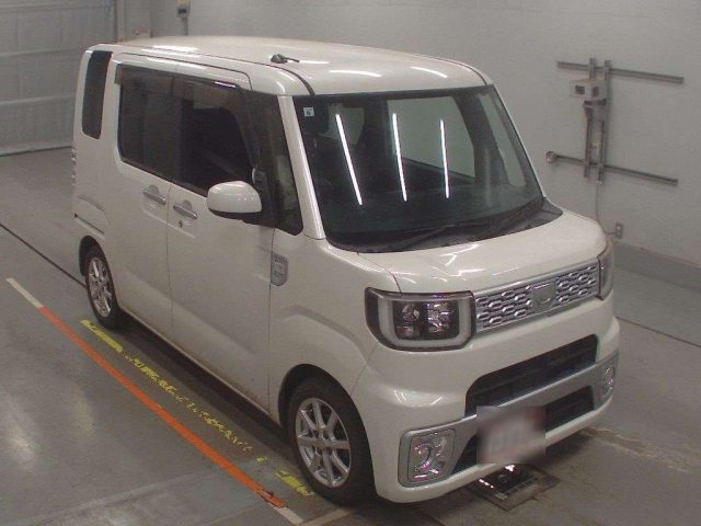 DAIHATSU WAKE 2015