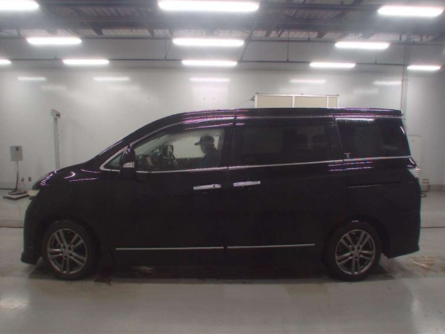 NISSAN ELGRAND 2013