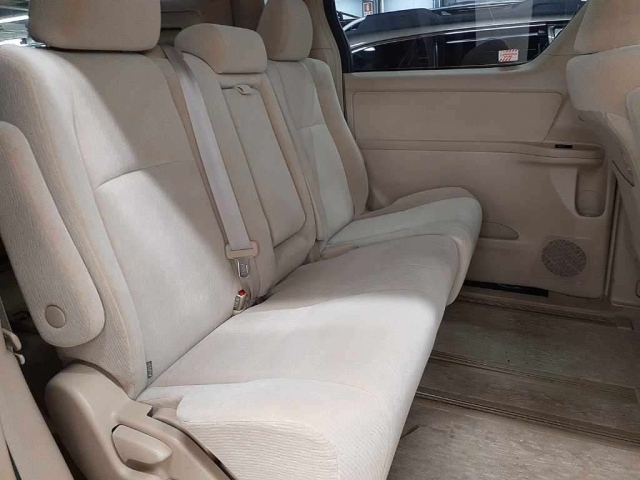 TOYOTA ALPHARD 2011