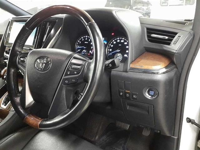 TOYOTA VELLFIRE 2016