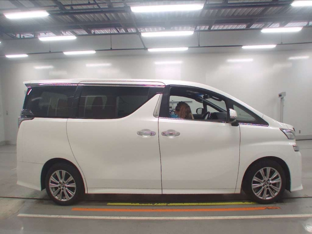 TOYOTA VELLFIRE 2016