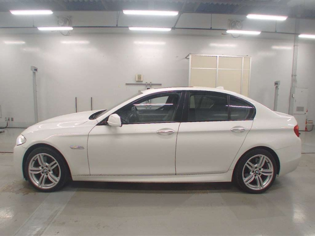 BMW 5 SERIES 2013