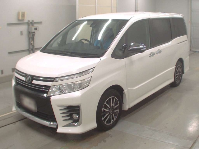 TOYOTA VOXY 2016