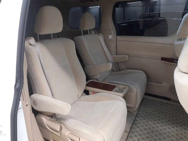 TOYOTA ALPHARD 2010