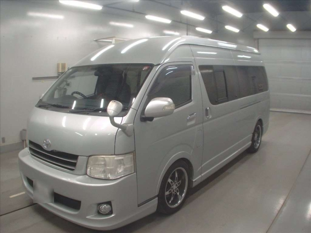 TOYOTA HIACE VAN 2009