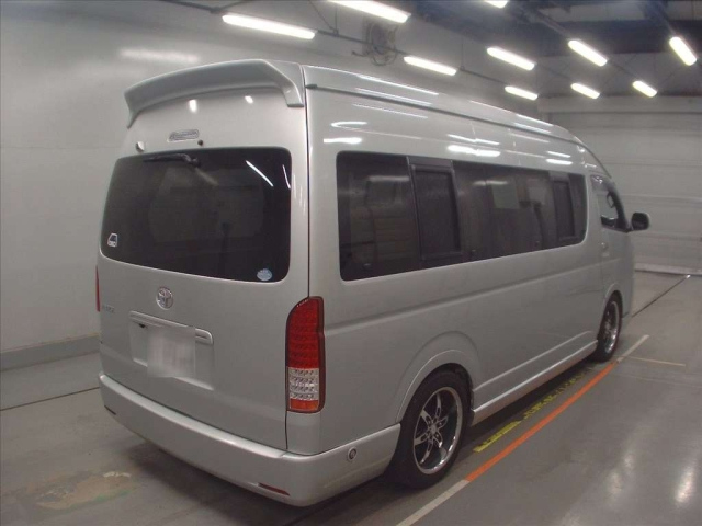 TOYOTA HIACE VAN 2009