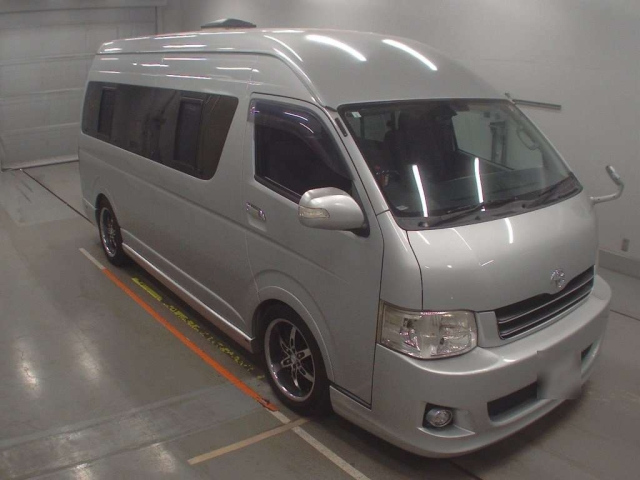 TOYOTA HIACE VAN 2009
