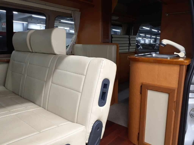 TOYOTA HIACE VAN 2009