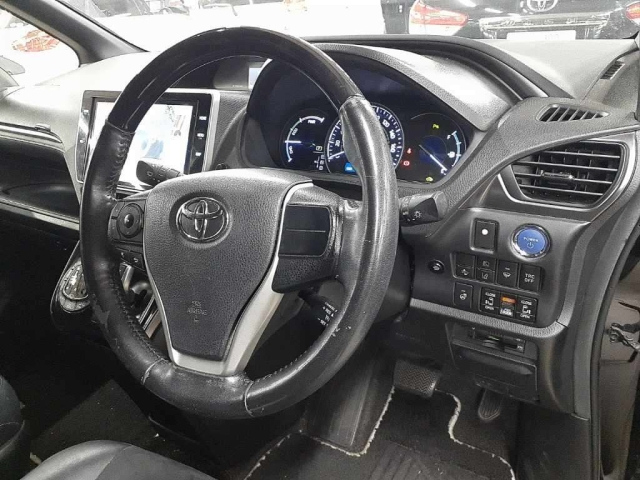 TOYOTA ESQUIRE 2019