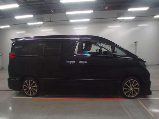 TOYOTA ALPHARD 2015