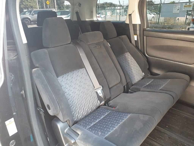 TOYOTA ALPHARD 2015