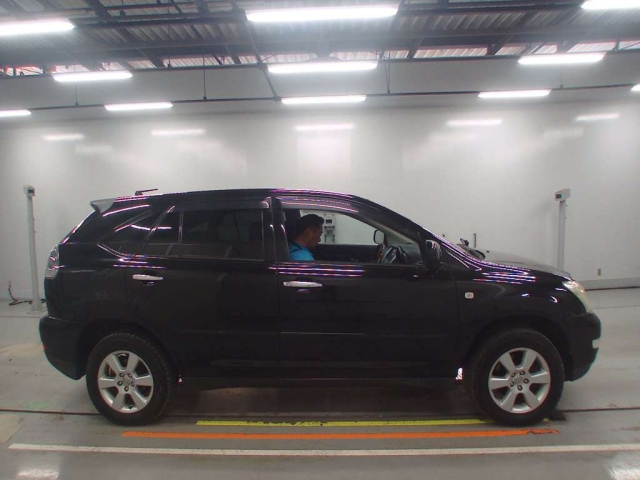 TOYOTA HARRIER 2011