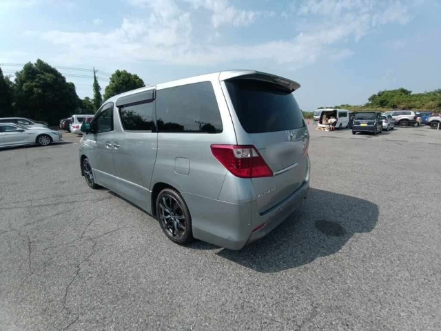TOYOTA ALPHARD 2008