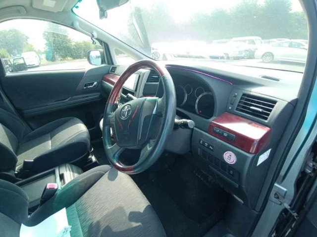TOYOTA ALPHARD 2008