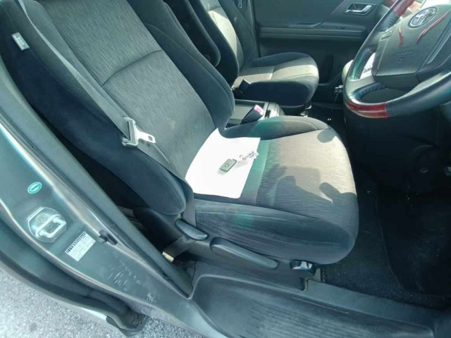 TOYOTA ALPHARD 2008