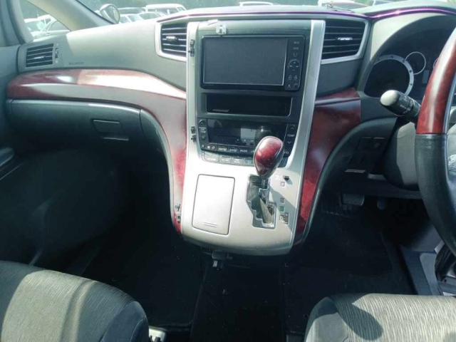 TOYOTA ALPHARD 2008