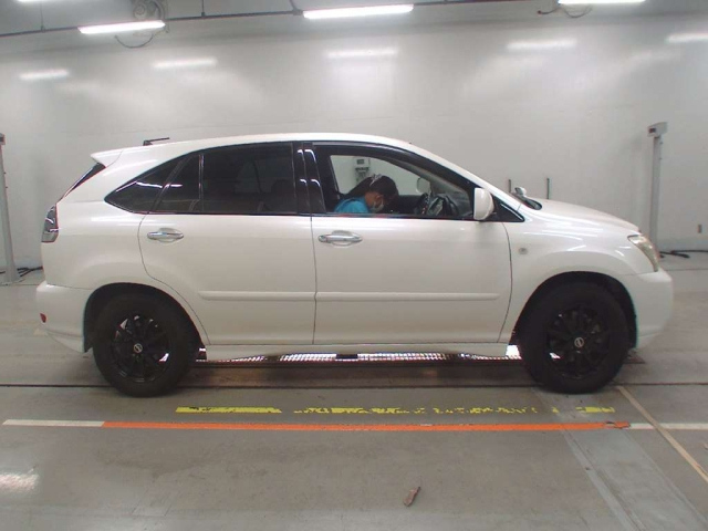 TOYOTA HARRIER 2010