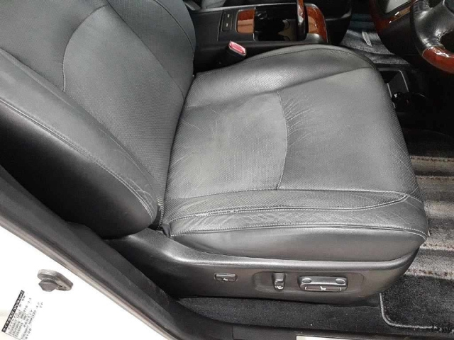 TOYOTA HARRIER 2010