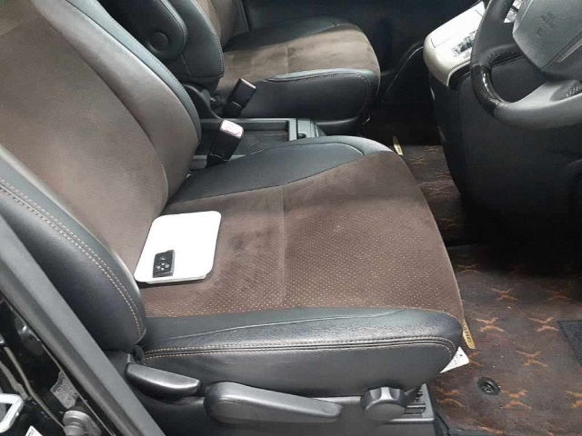 TOYOTA ALPHARD 2013