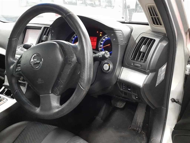 NISSAN SKYLINE 2009