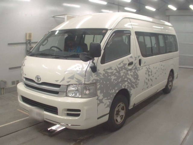 TOYOTA HIACE 2009