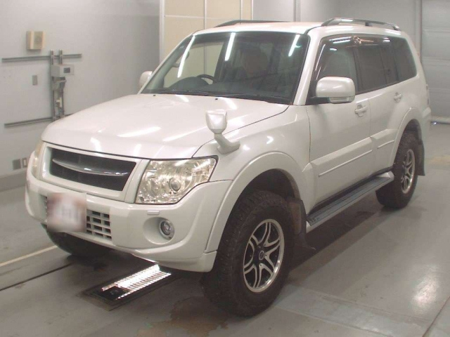 MITSUBISHI PAJERO 2011