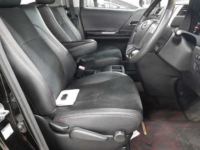 TOYOTA VELLFIRE 2013