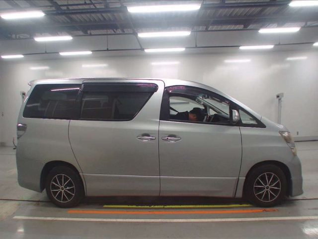 TOYOTA VELLFIRE 2008