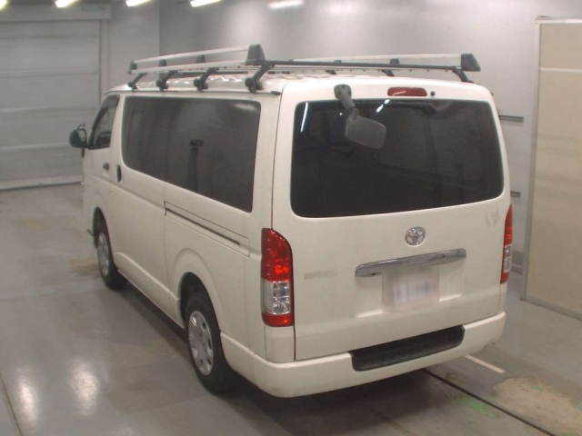 TOYOTA HIACE VAN 2014