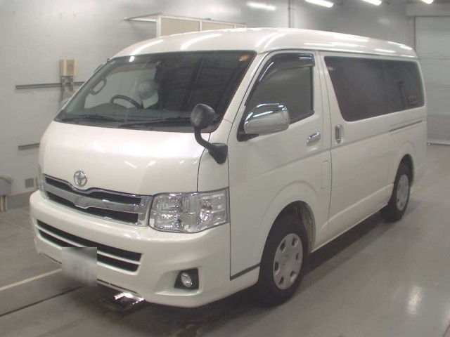 TOYOTA HIACE 2012