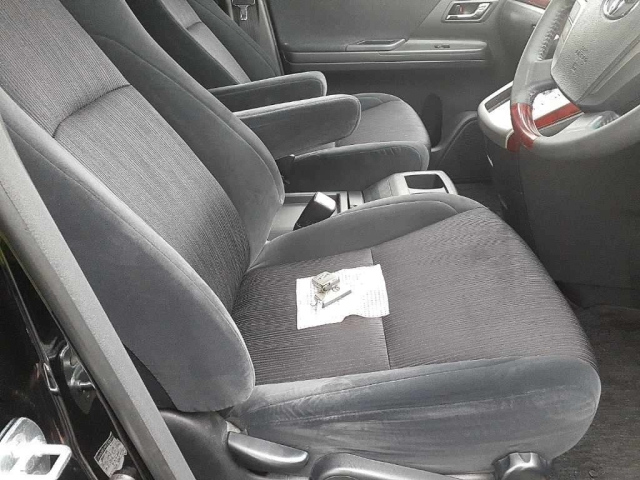 TOYOTA VELLFIRE 2008