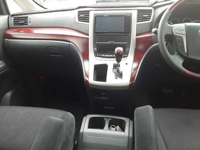 TOYOTA VELLFIRE 2008