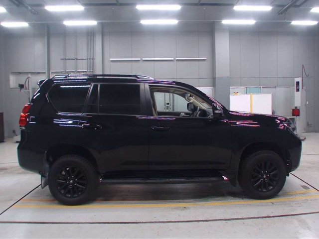 TOYOTA LAND CRUISER PRADO 2022
