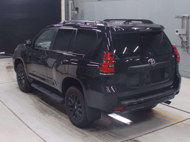 TOYOTA LAND CRUISER PRADO 2022