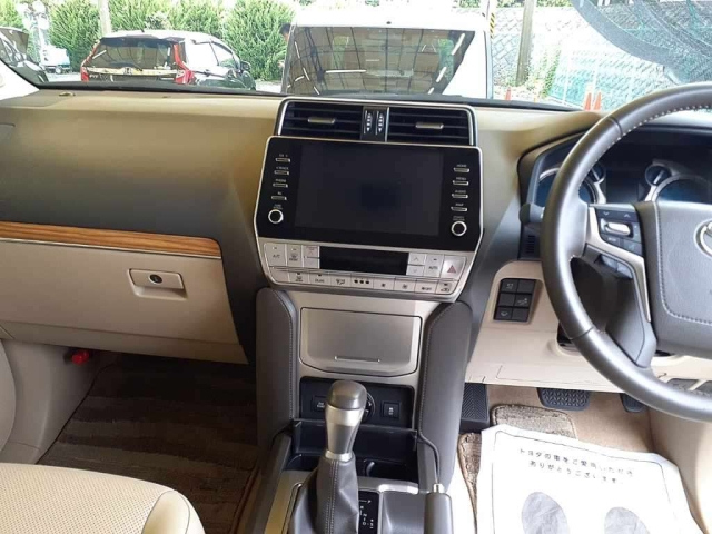 TOYOTA LAND CRUISER PRADO 2022