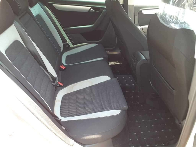 VOLKSWAGEN PASSAT VARIANT 2015