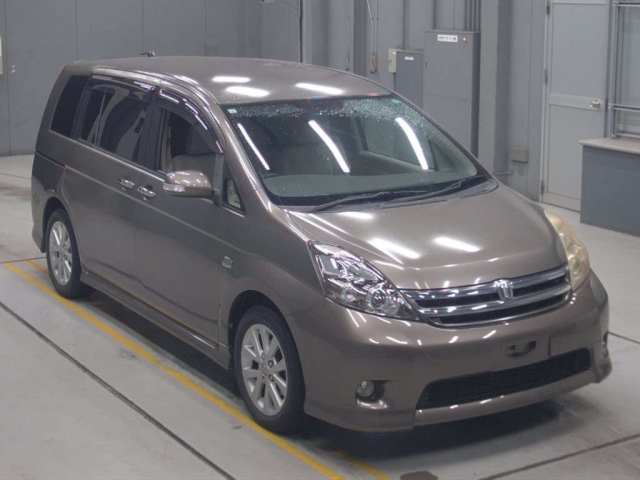 TOYOTA ISIS 2009