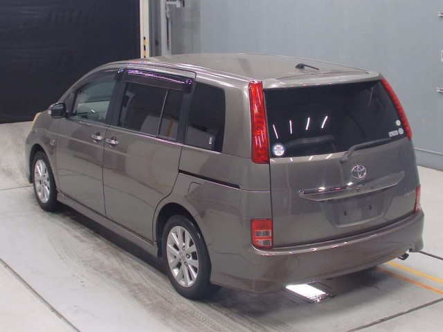 TOYOTA ISIS 2009