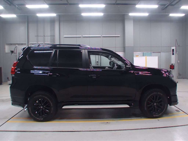 TOYOTA LAND CRUISER PRADO 2022