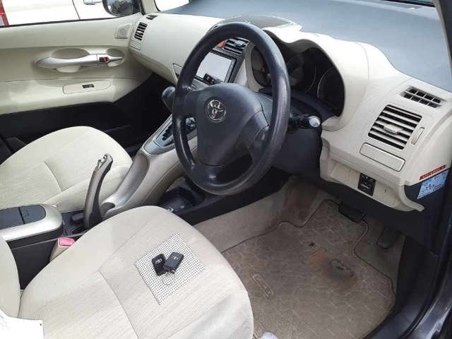 TOYOTA AURIS 2008